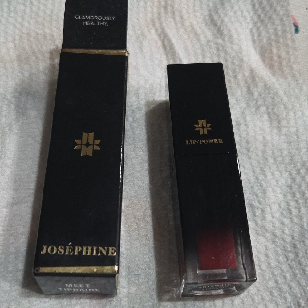 Joséphine Glamorous Red Lipstick
